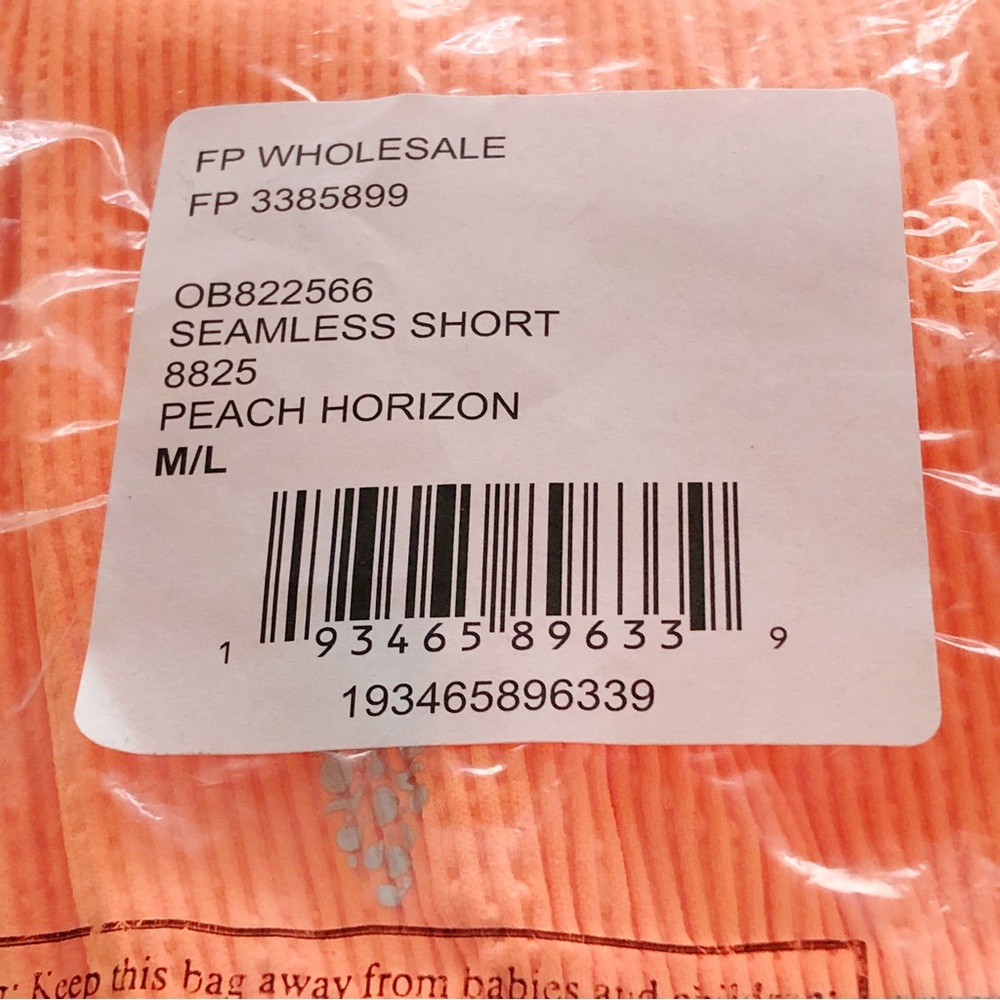 NWT FREE PEOPLE Seamless Short in Peach Horizon Size Med/Large - Picture 12 of 16